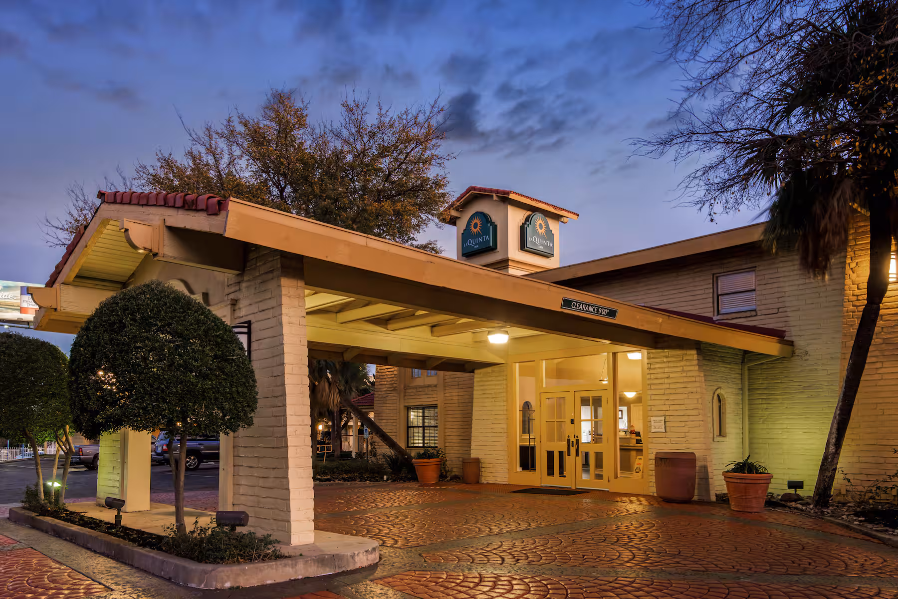 53409_exterior_dusk_2